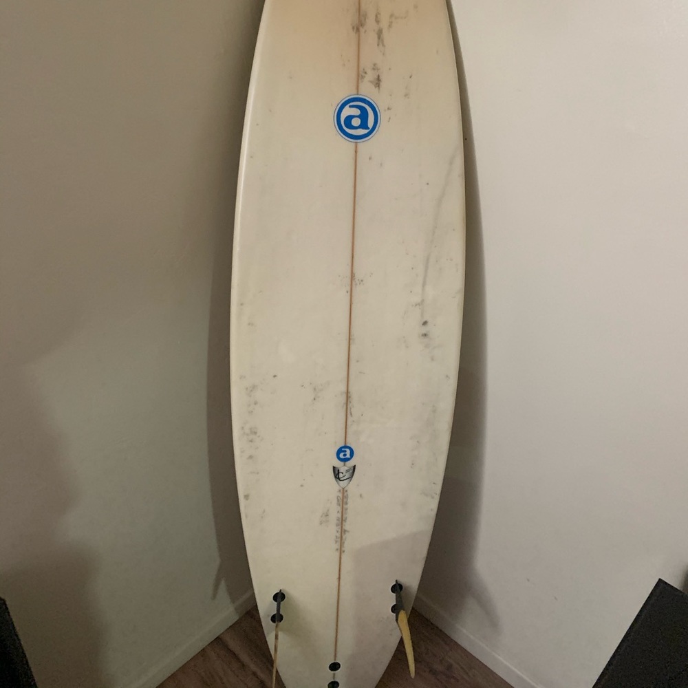 Surfboard - Picture 2 of 3